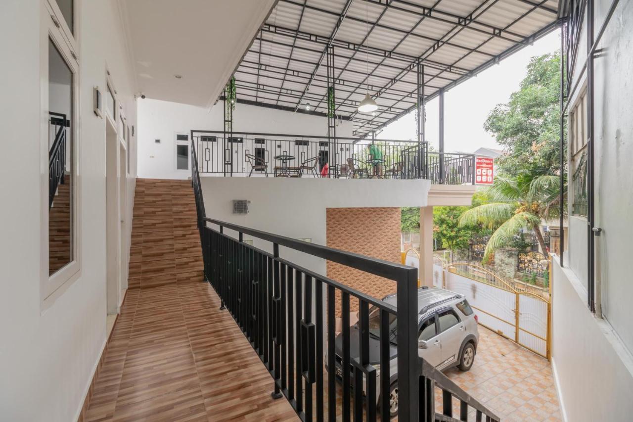 Reddoorz Syariah Near Summarecon Mall Bekasi Ngoại thất bức ảnh
